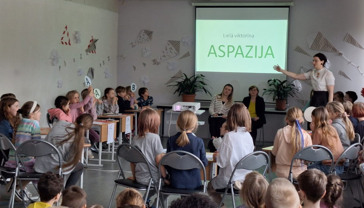 Tekstpratība mūsdienu skolā: no agras bērnības līdz mērķtiecīgam skolotāju atbalstam