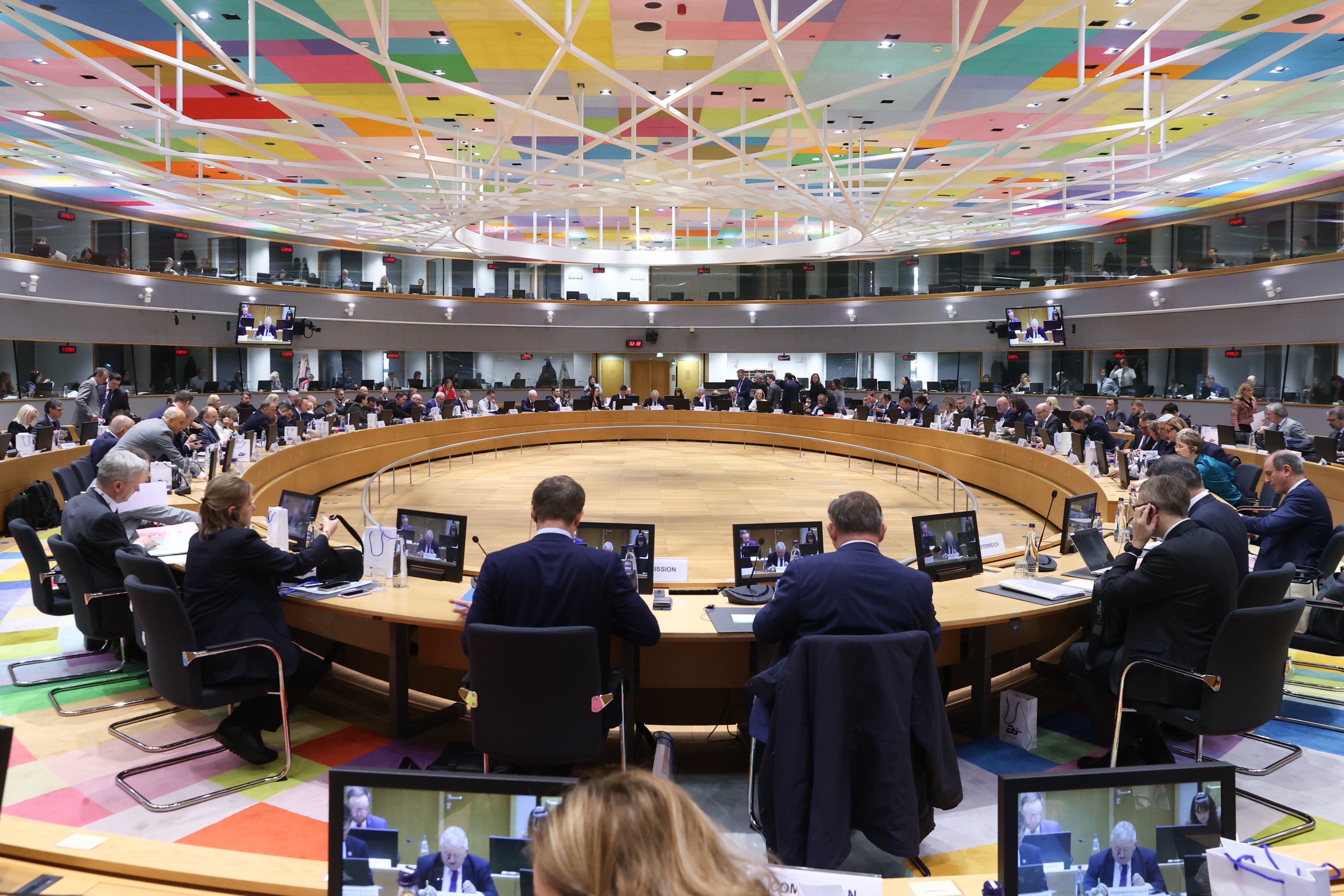 Dalībvalstu ministri ES Padomē spriedīs par turpmāku lauksaimniecības politikas vienkār&scaron;o&scaron;anu un lems par atsevi&scaron;ķu zivju krājumu nozveju