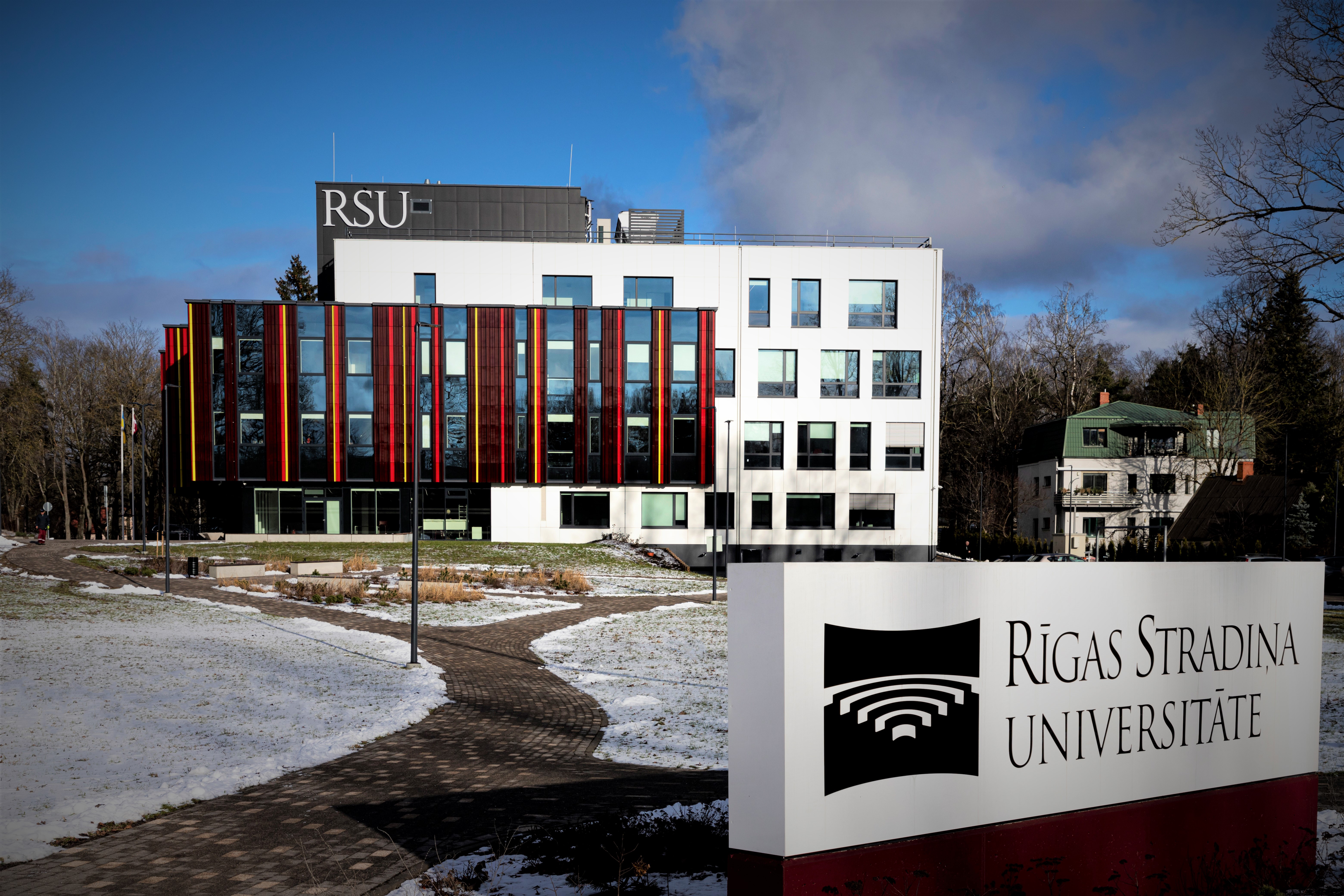 Rīgas Stradiņa universitātei jauns Farmācijas studiju un pētniecības centrs