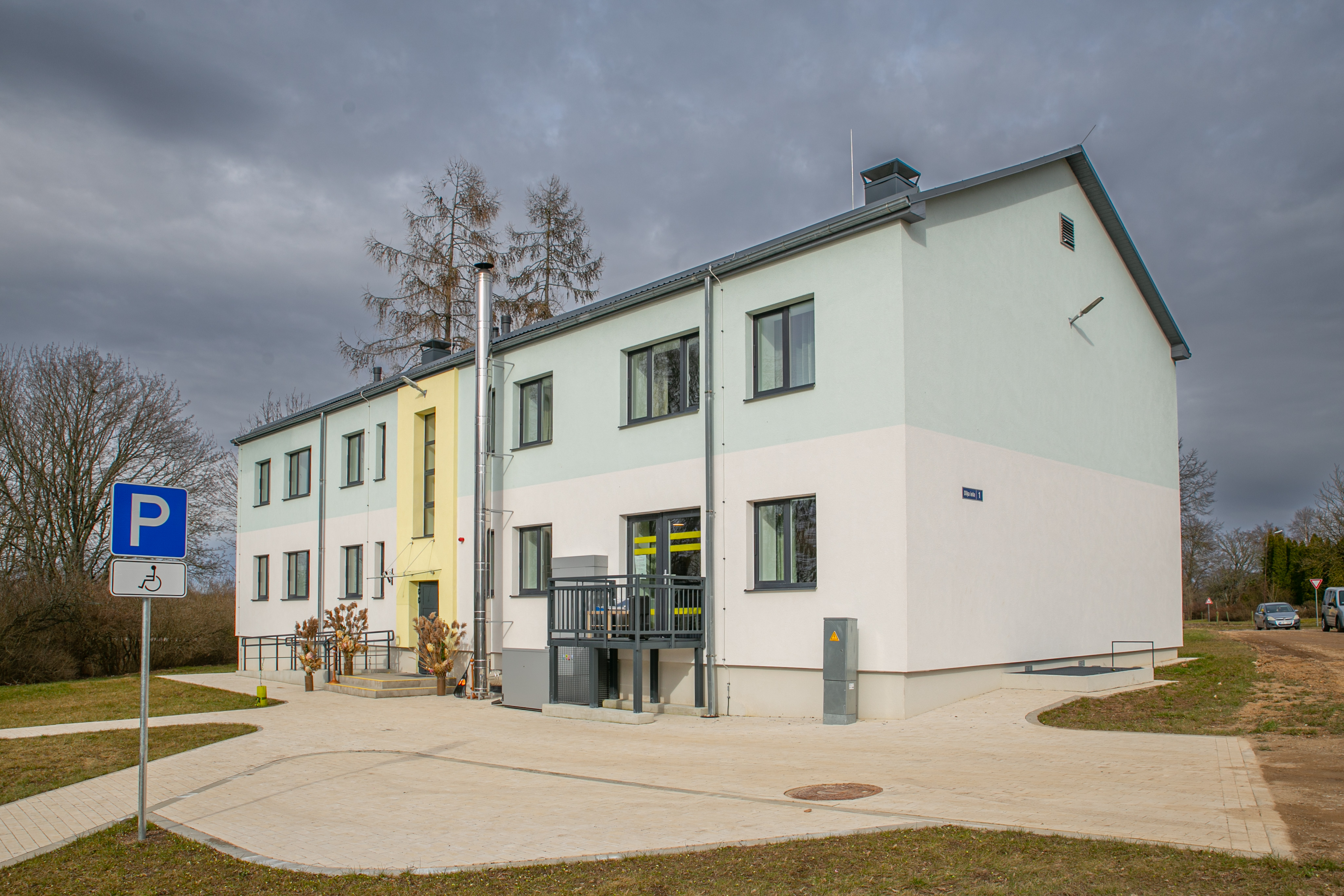 Kuldīgas novadā atklāta pirmā grupu dzīvokļu māja cilvēkiem ar īpa&scaron;ām vajadzībām