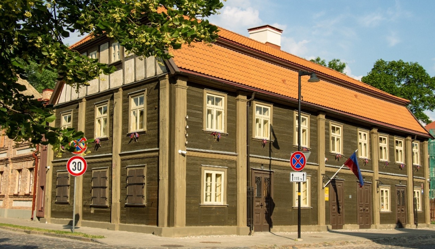 Atjaunota Jelgavas senākā un vērtīgākā koka māja - izveidots Zemgales restaurācijas centrs