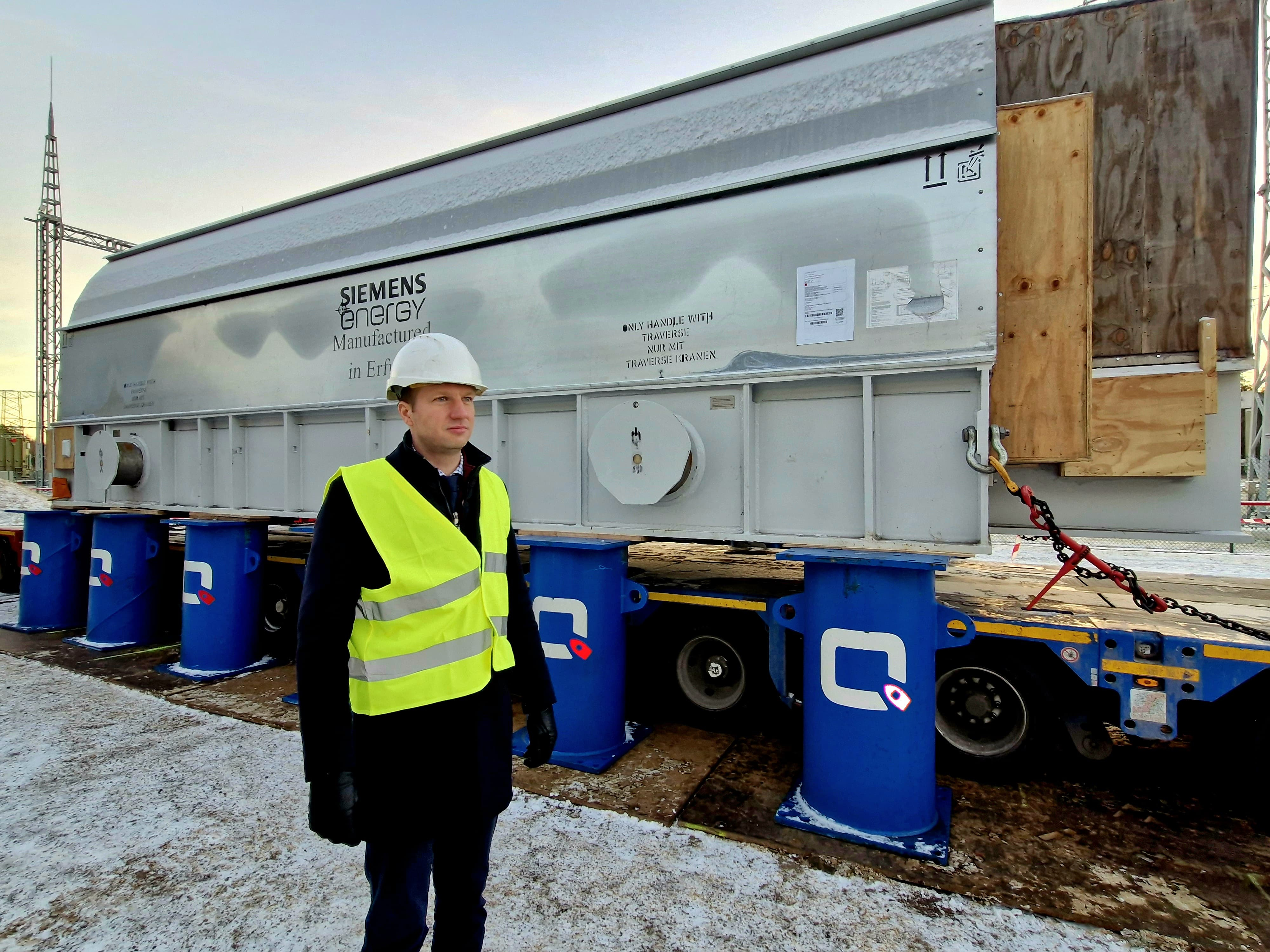 Latvijā piegādāti visi sinhronie kompensatori energosistēmas stabilitātei pēc sinhronizācijas ar Eiropu