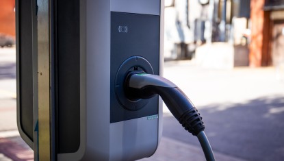 Aicina izmantot iespēju attīstīt elektroauto uzlādes punktus ar ES  līdzfinansējumu