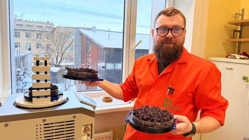 Latvijas zinātnieki veido dzērienu pretaptauko&scaron;anās gēnu aktivizē&scaron;anai