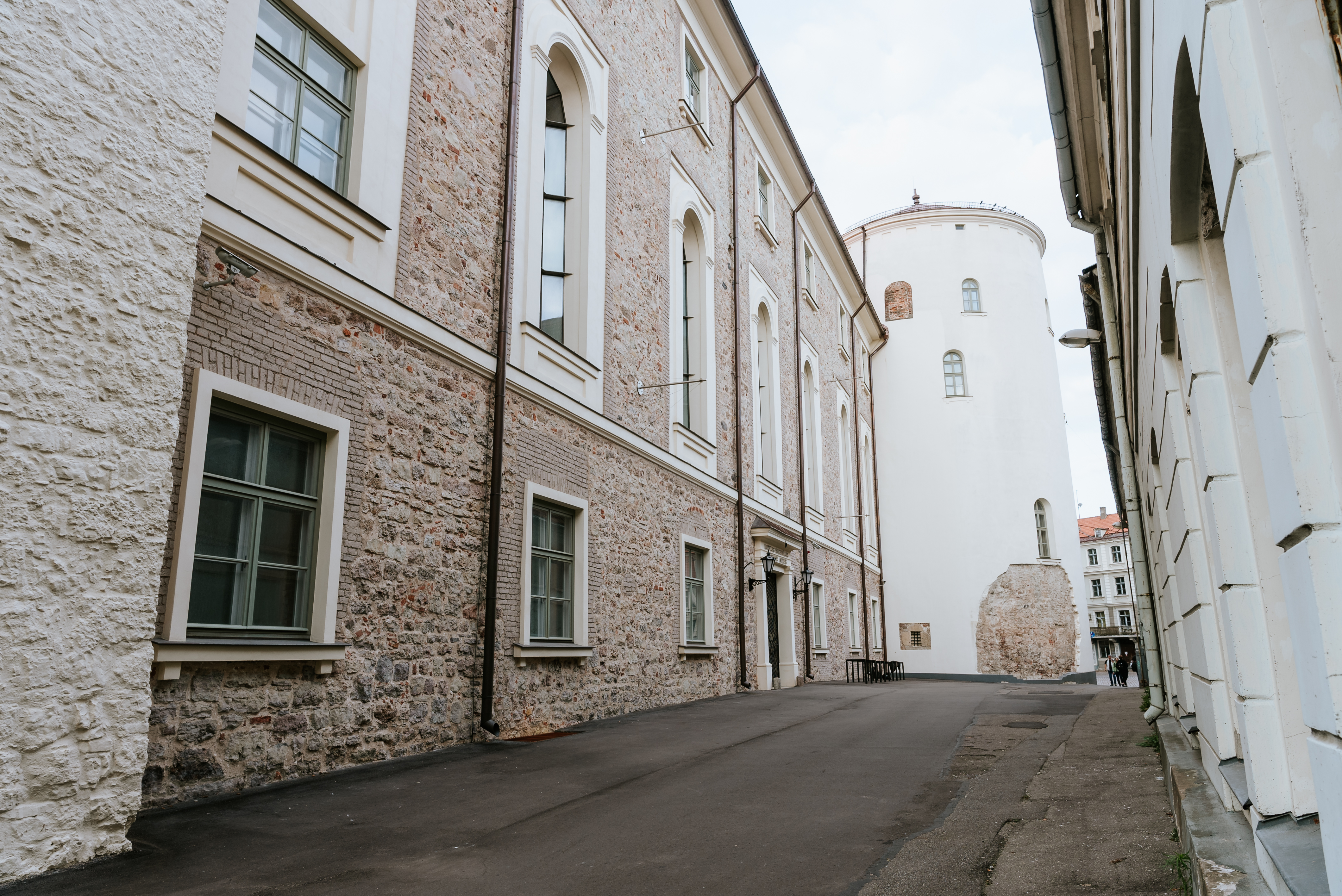 Daugavas gāte un priek&scaron;pils laukums
