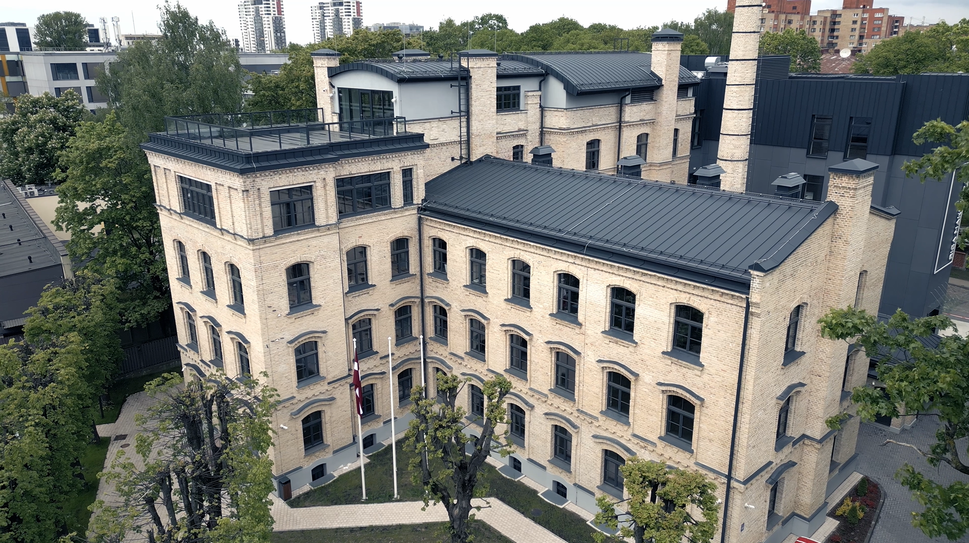 Riga Makerspace fasāde no putna lidojuma