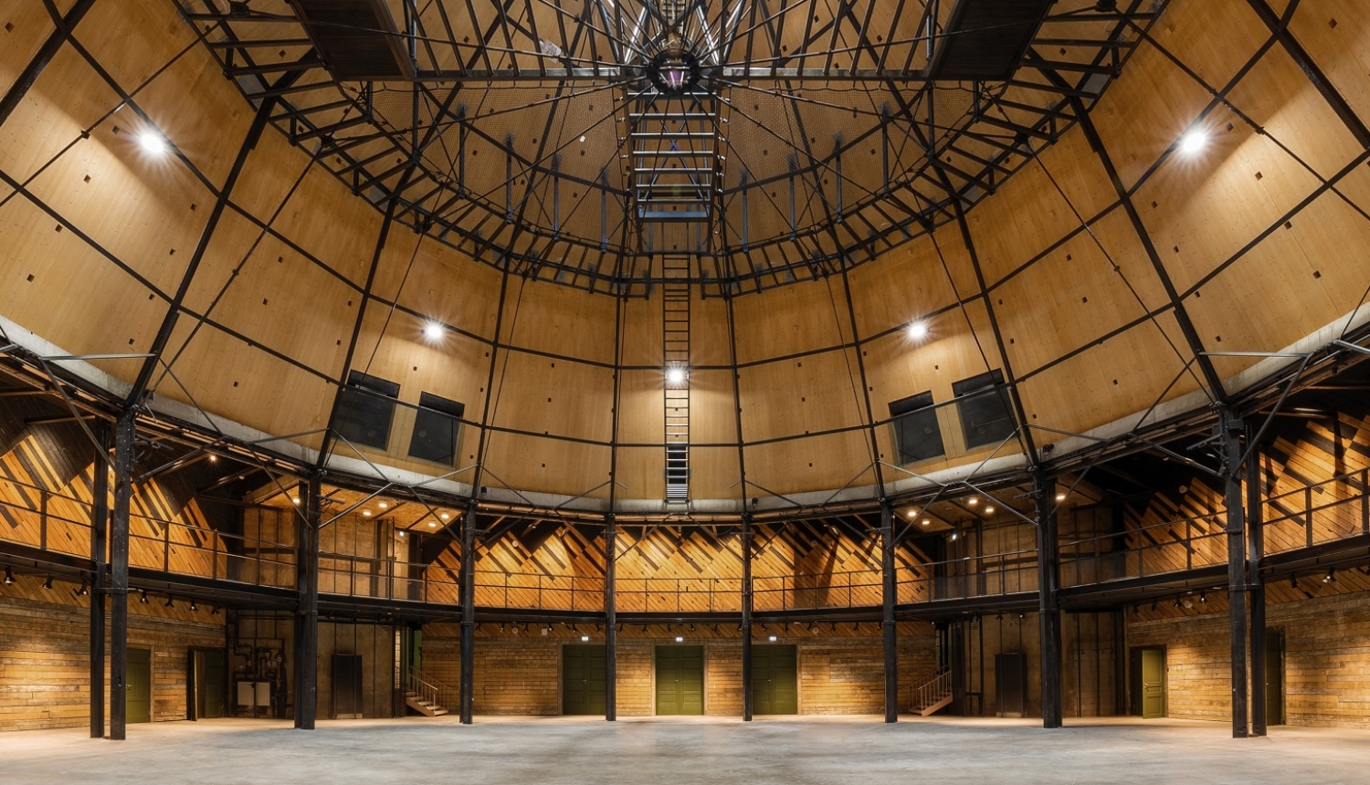 Reconstruction of the historic arena of the Riga Circus.