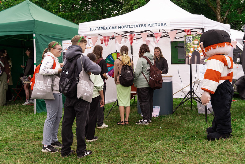 "Ilgtspējīgas mobilitātes pietura" jaunie&scaron;u festivālā "KOPUMS"