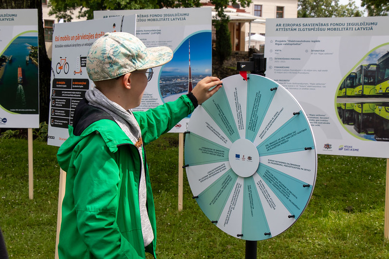 Par ilgtspējīgu mobilitāti sarunu festivālā LAMPA 2025
