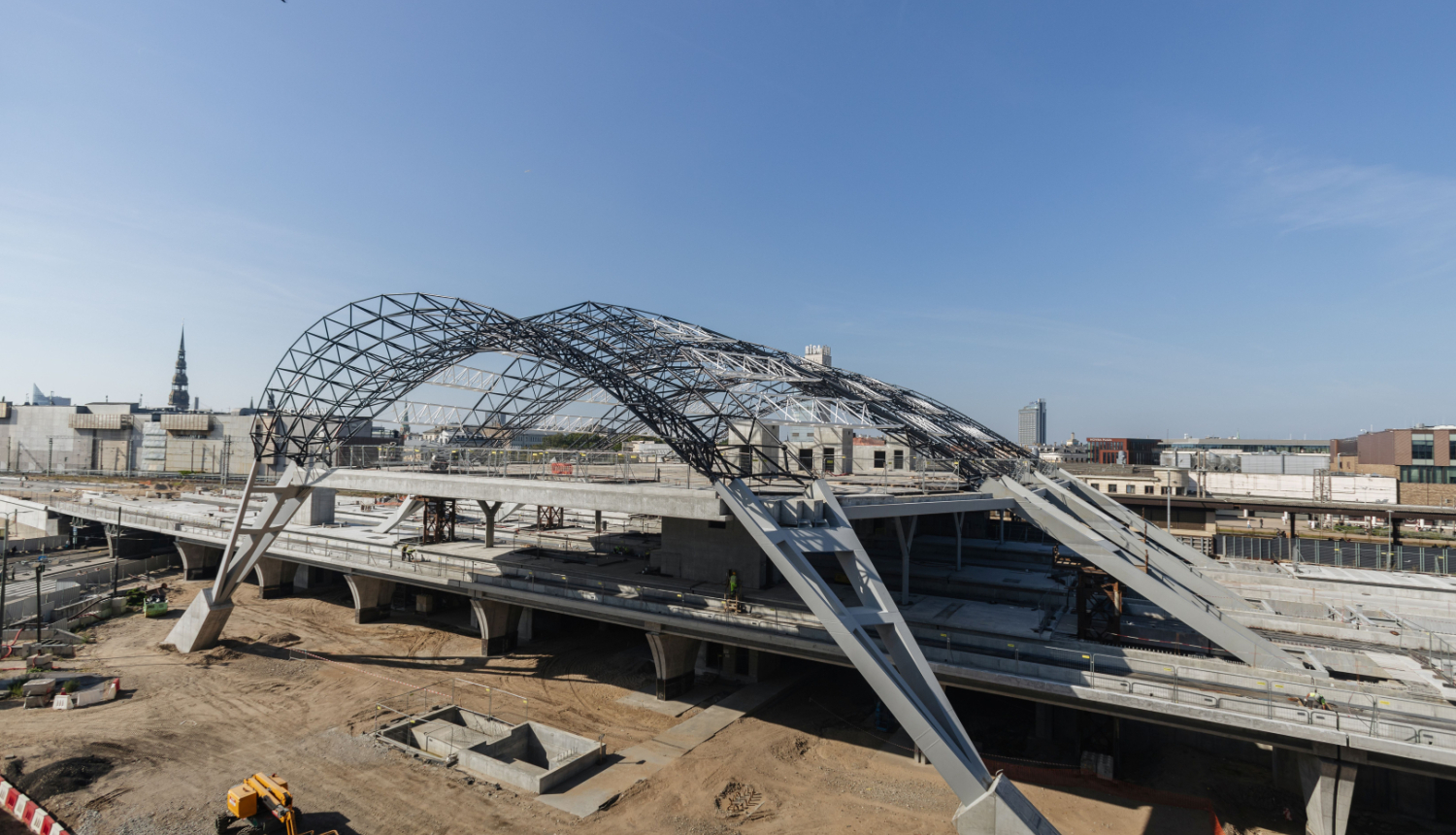 Atsākta Rail Baltica Rīgas centrālās stacijas ēkas būvniecība