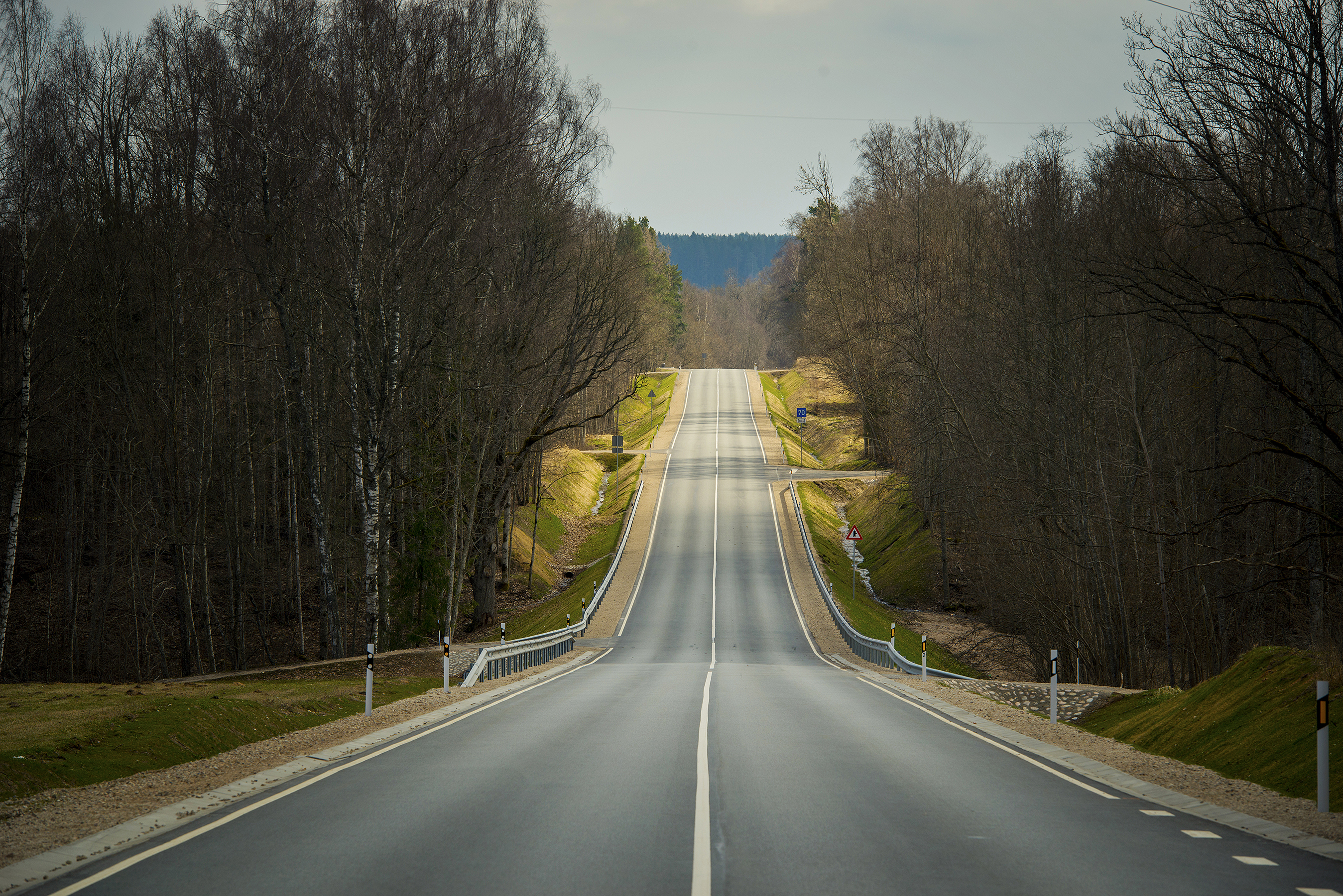 The Priority of the Road Infrastructure Sector &ndash; Improving Regional and Local Road Infrastructure