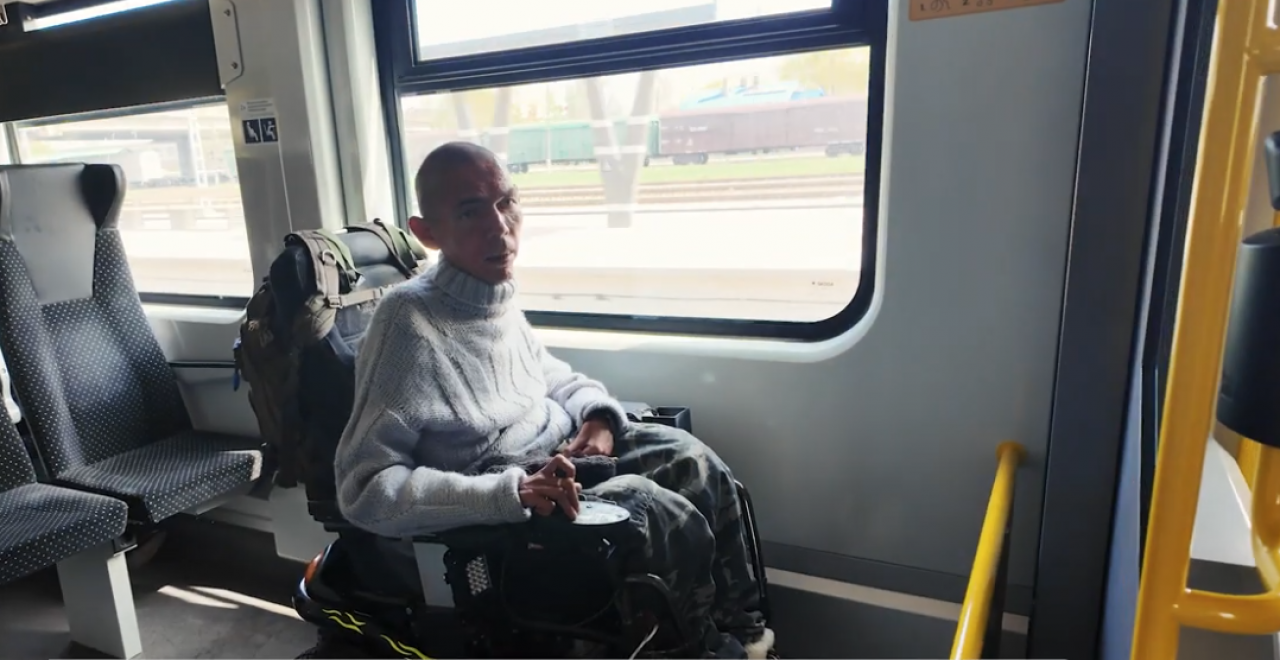 Pieredzes stāsts cilvēkam ratiņkrēslā par braucienu ar vilcienu