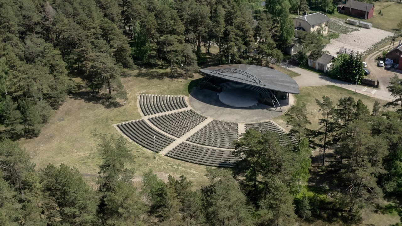 Atjaunota Mērsraga brīvdabas estrāde “Jēgerleja”