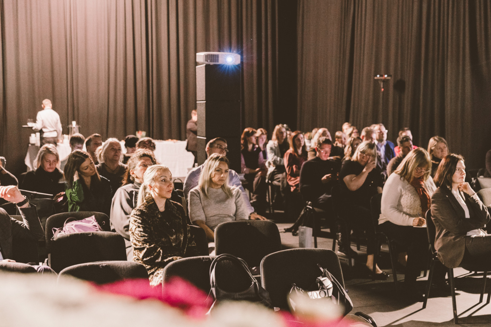 Semināra “Mediju inovācijas digitālajā laikmetā” norise LKA filmu skolas paviljonā