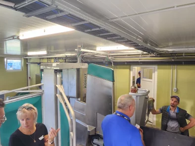 ZS “Kalmes” atklāj jaunu slaucamo govju fermu