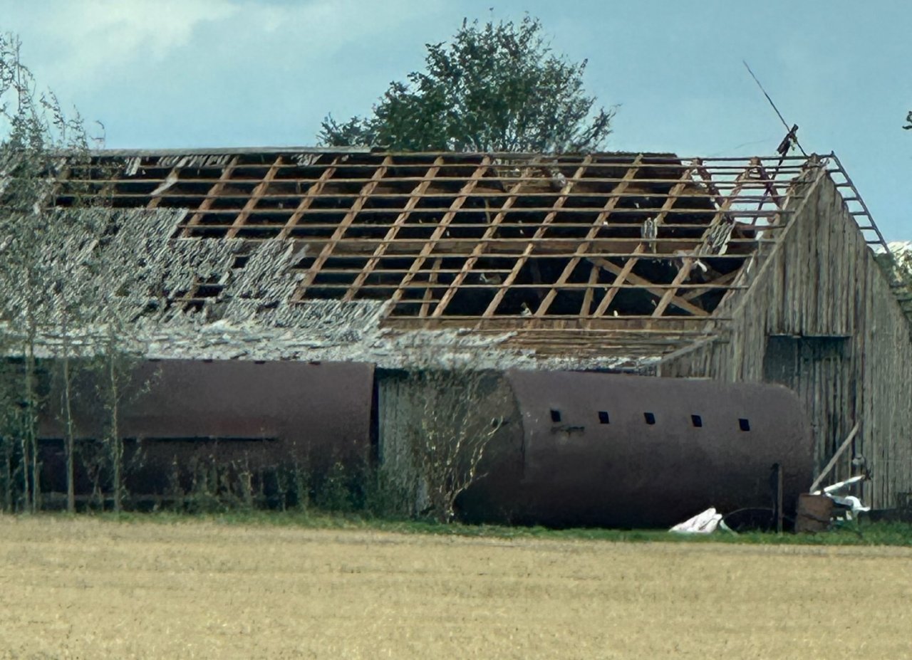 Atbalsts krusā un vētrā cietušajām lauksaimniecības ēkām