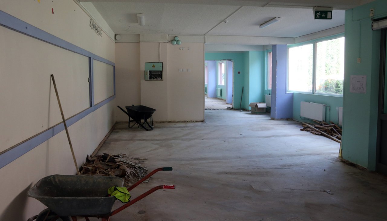 Uzsākti būvdarbi Suntažu pamatskolā, veicot telpu vienkāršoto atjaunošanu